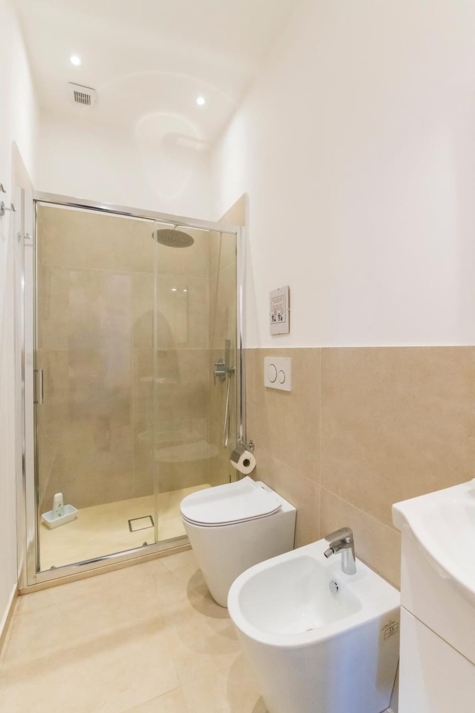 Shower, Toilet, Bathroom, bidet, towels