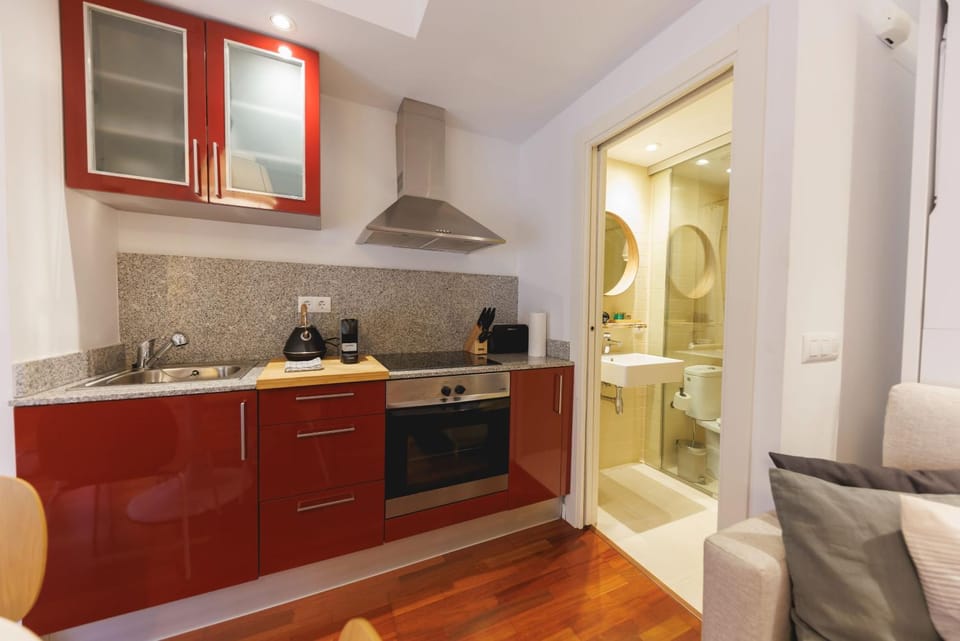 Kitchen or kitchenette, pet friendly, stove