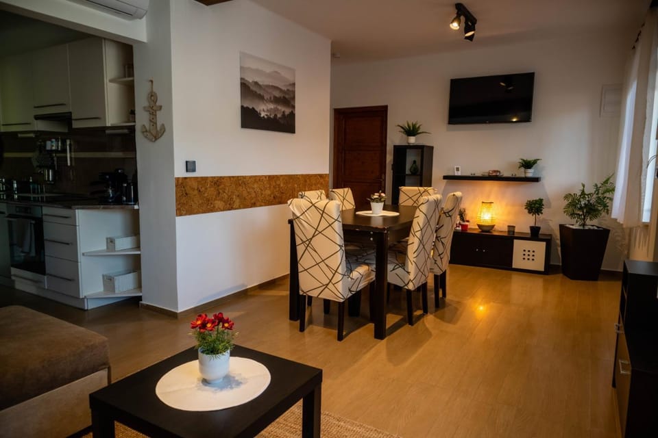 Anno Apartman House in Balatonszárszó