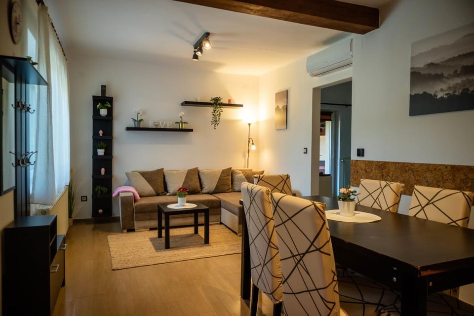 Anno Apartman House in Balatonszárszó