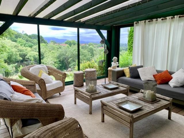 View (from property/room), Balcony/Terrace, Garden view, Mountain view