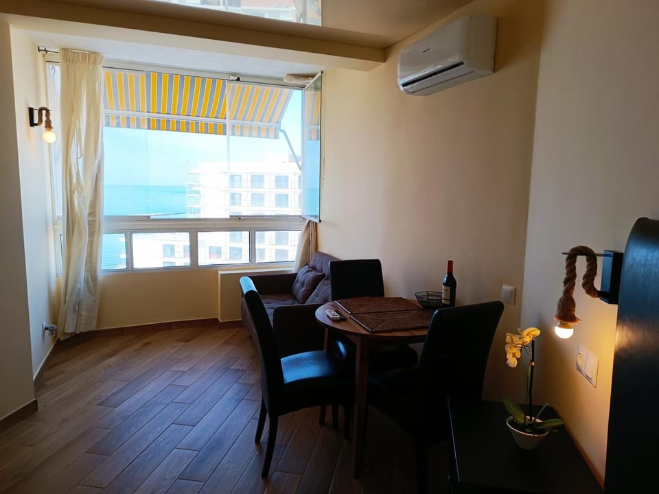 Living room, Sea view