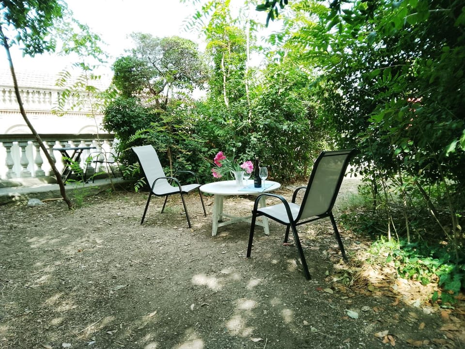 Day, Garden