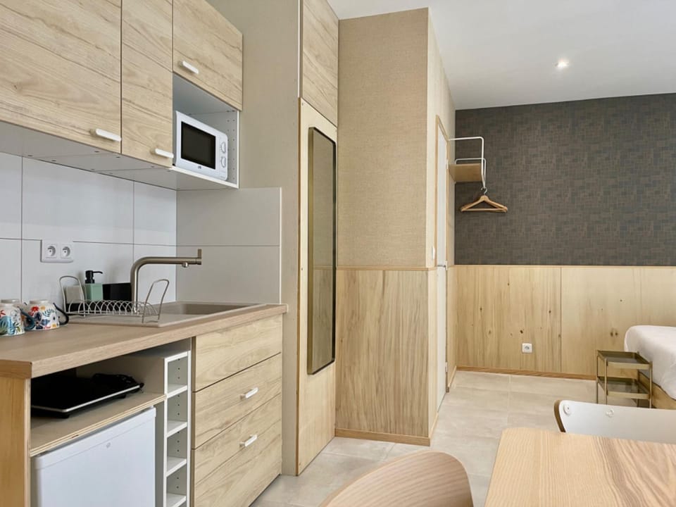 Kitchen or kitchenette