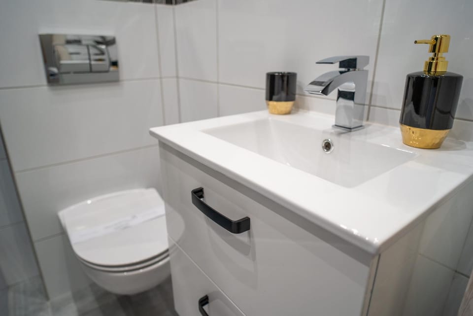 Toilet, Bathroom