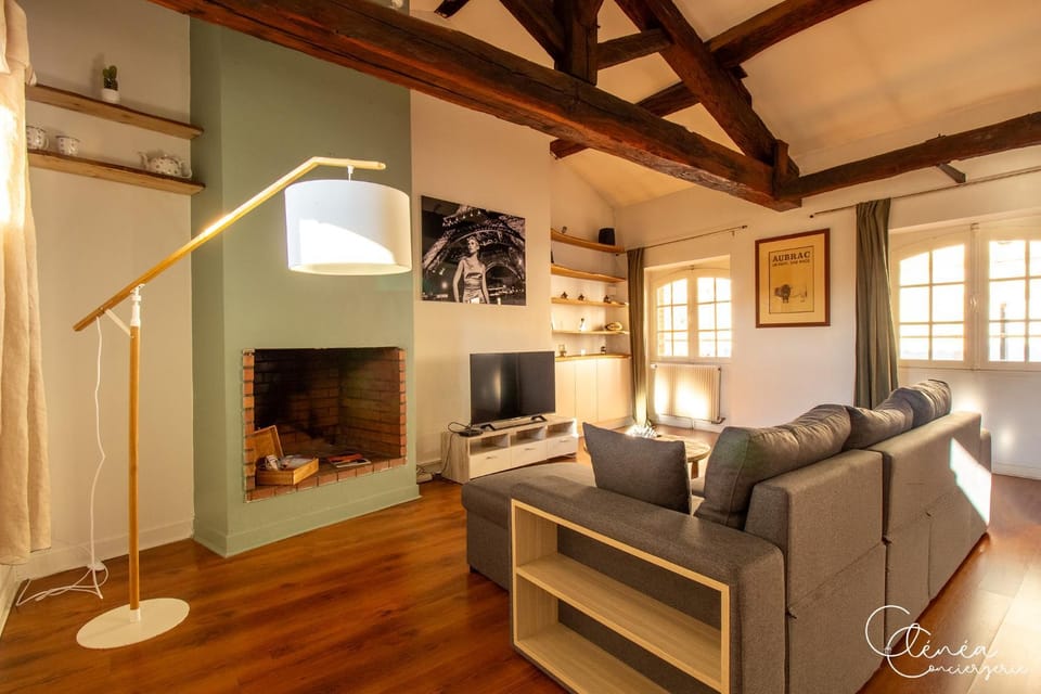 TV and multimedia, Living room, Decorative detail