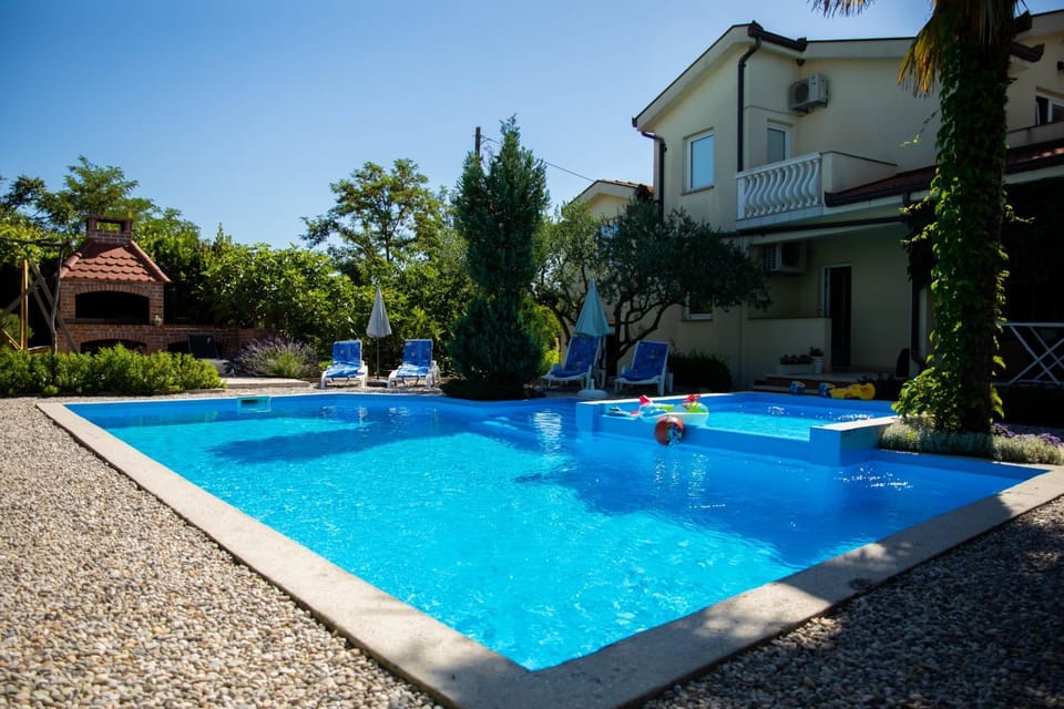 Property building, Swimming pool