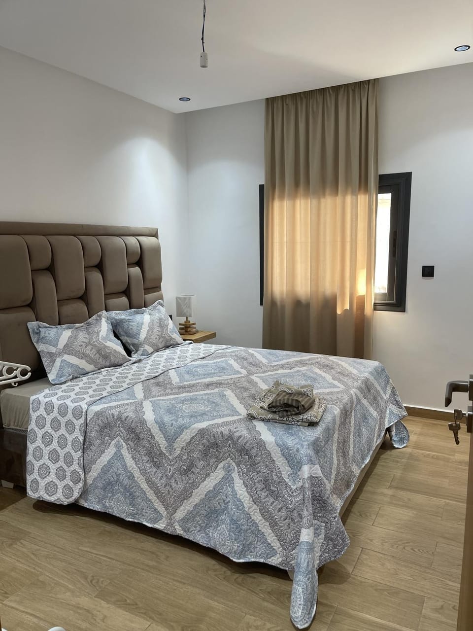 Bed, Living room, Bedroom
