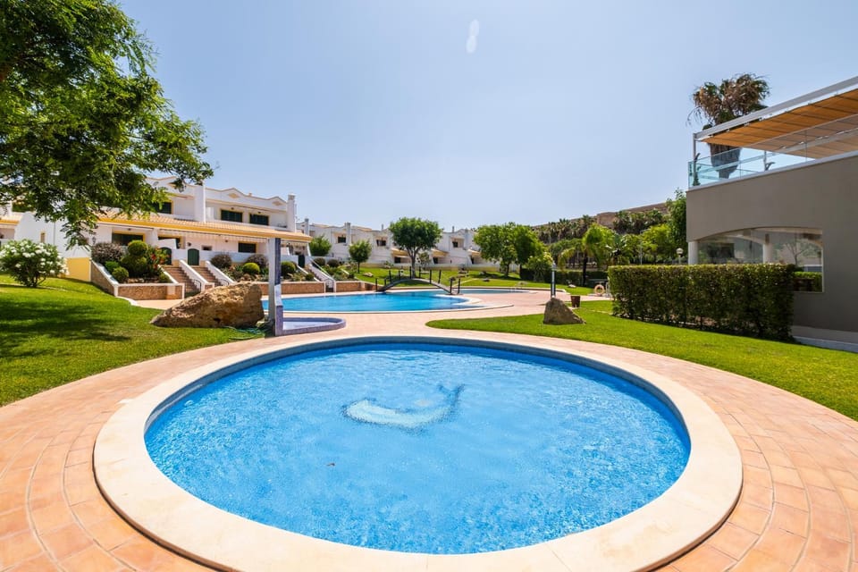 Day, Garden, Garden view, Pool view, Swimming pool, sunbed