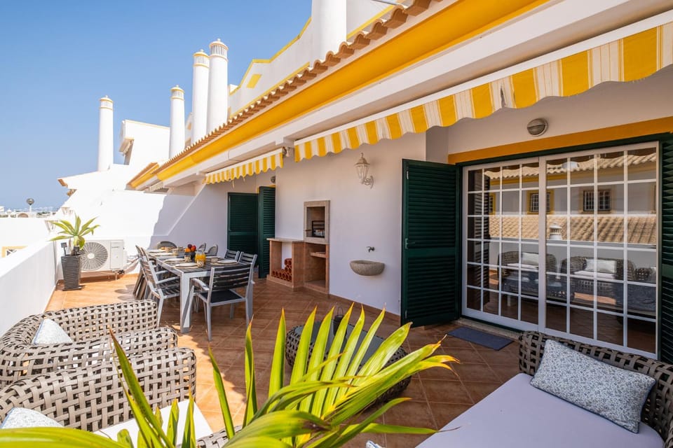 Property building, Patio, Day, View (from property/room), Balcony/Terrace, Living room, Seating area, Dining area