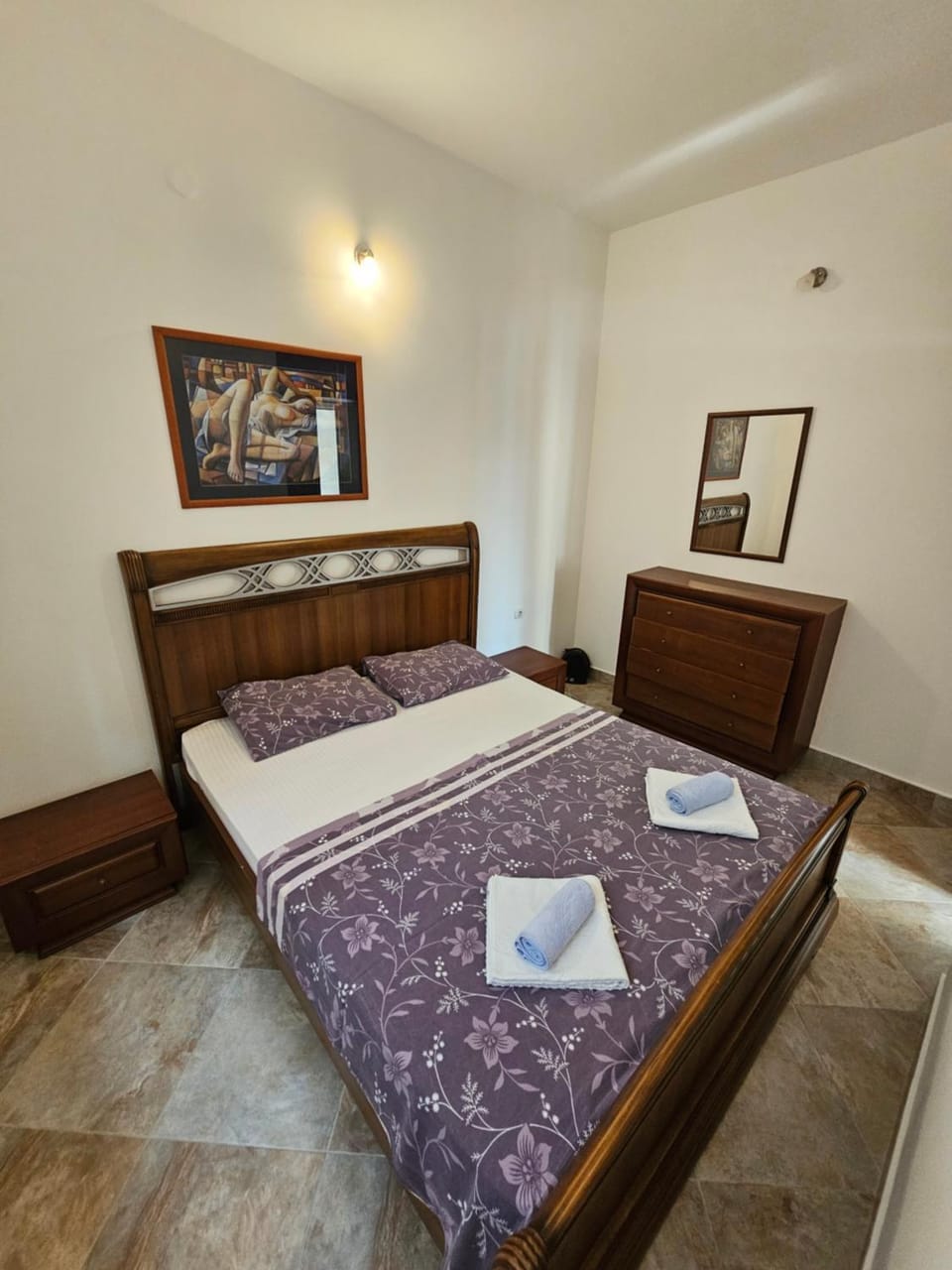 Bed, Photo of the whole room, Bedroom, towels