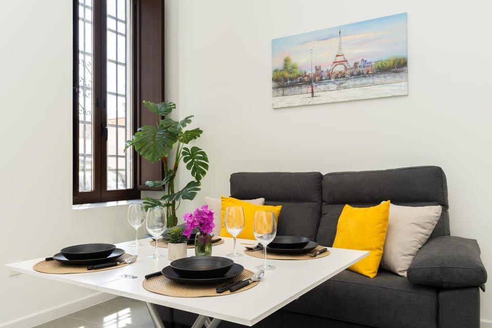 Living room, Dining area