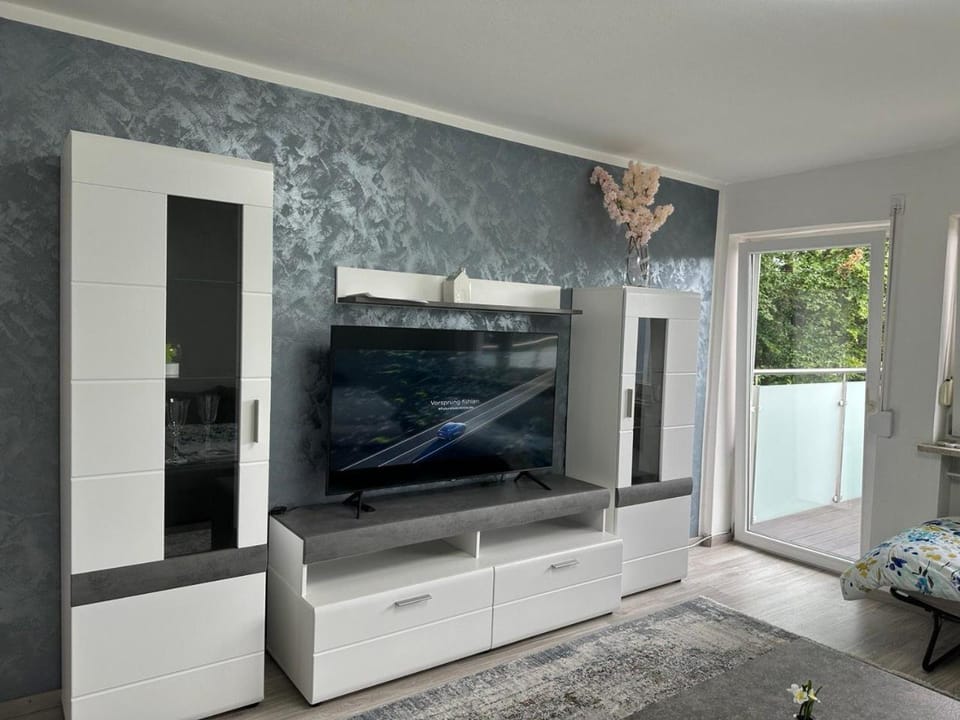 Communal lounge/ TV room, TV and multimedia, Living room, Evening entertainment