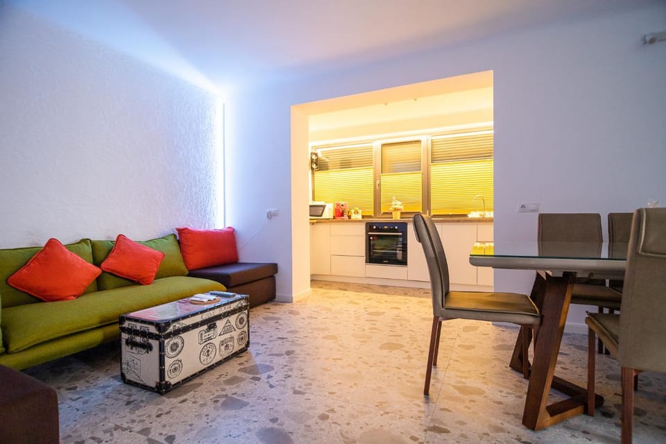Kitchen or kitchenette, Living room, kitchen