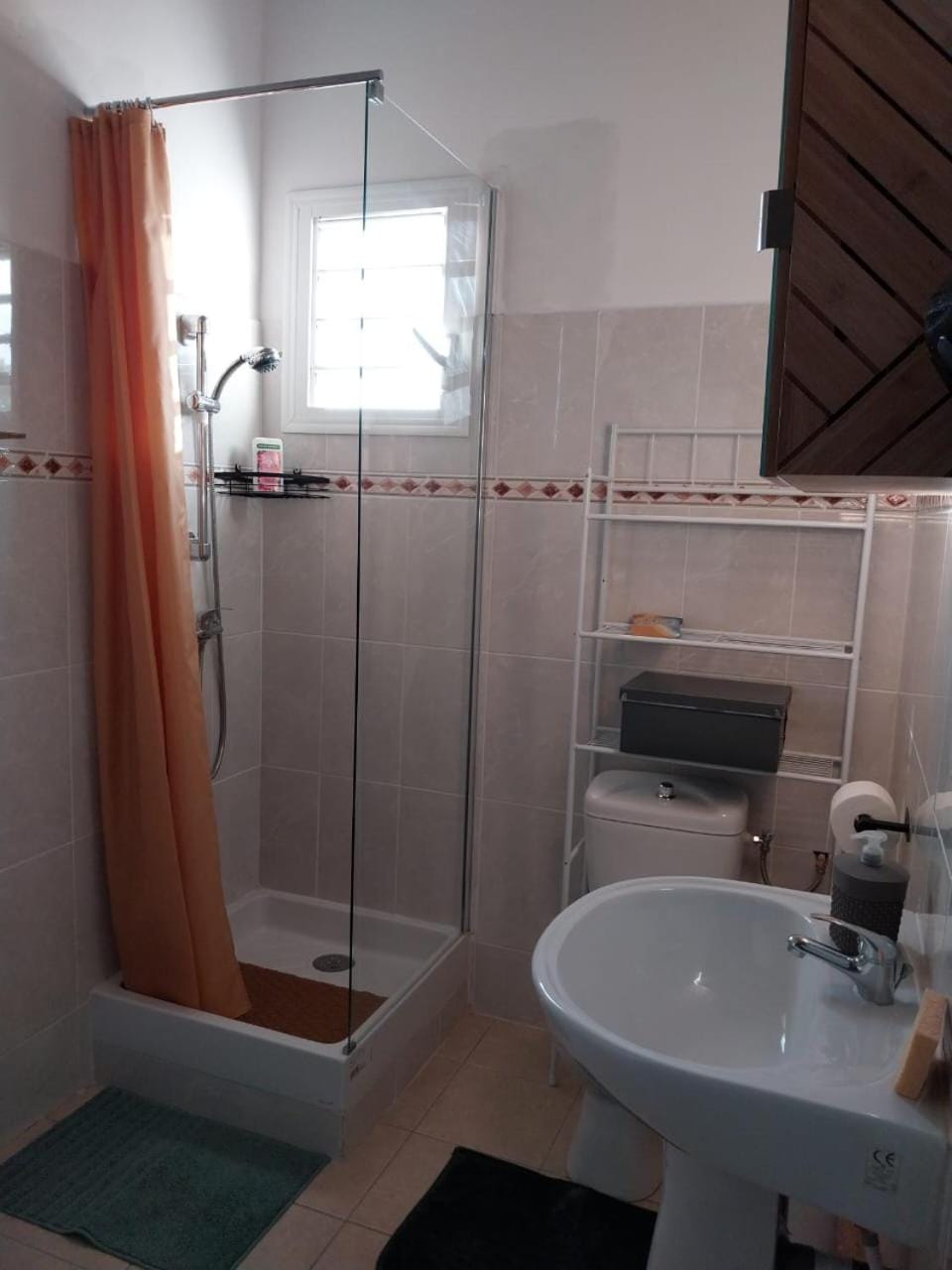 Shower, Toilet, Bathroom