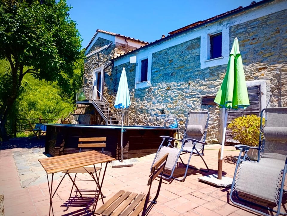 Property building, Patio, Garden, Balcony/Terrace, sunbed
