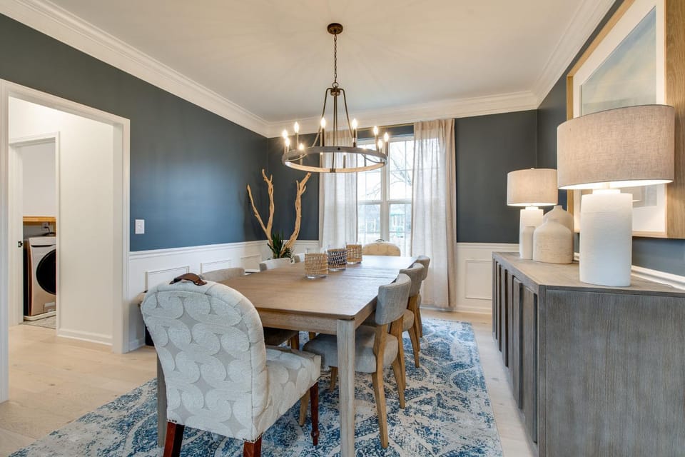 Beautiful, Sleek, and Modern 4 bdr Home Away from Home! House in Franklin