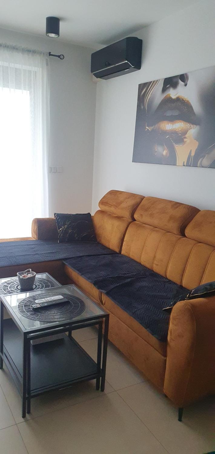 TV and multimedia, Living room, air conditioner