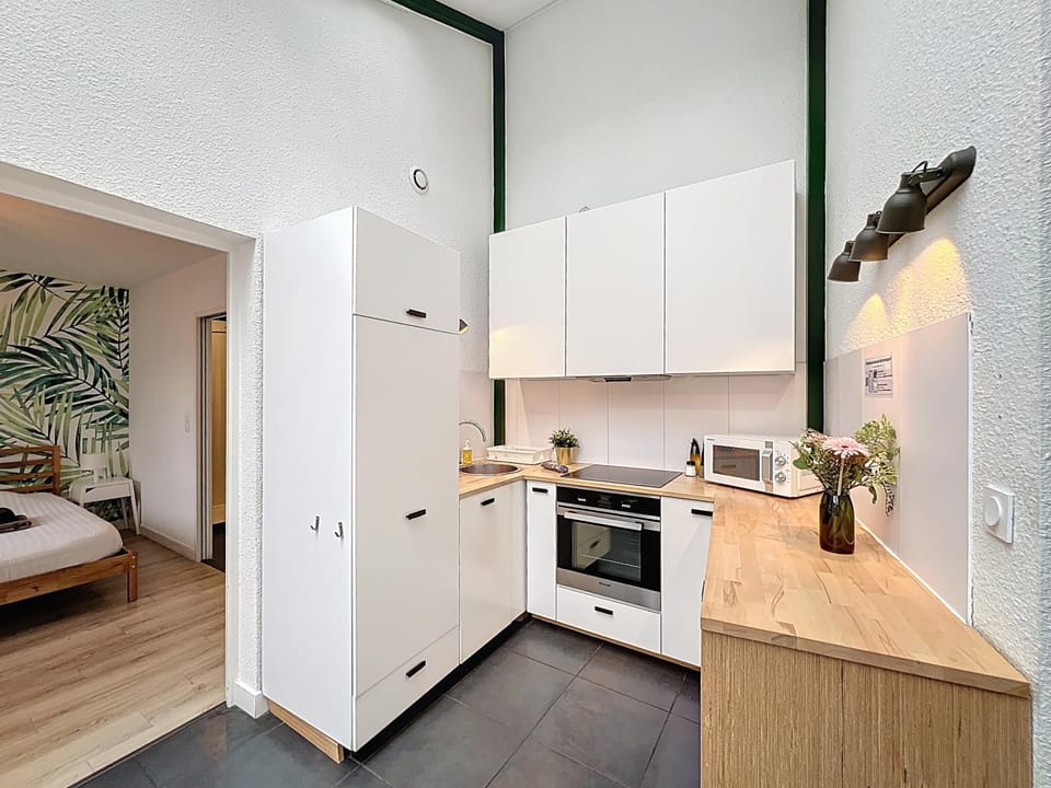 Kitchen or kitchenette, stove, kitchen