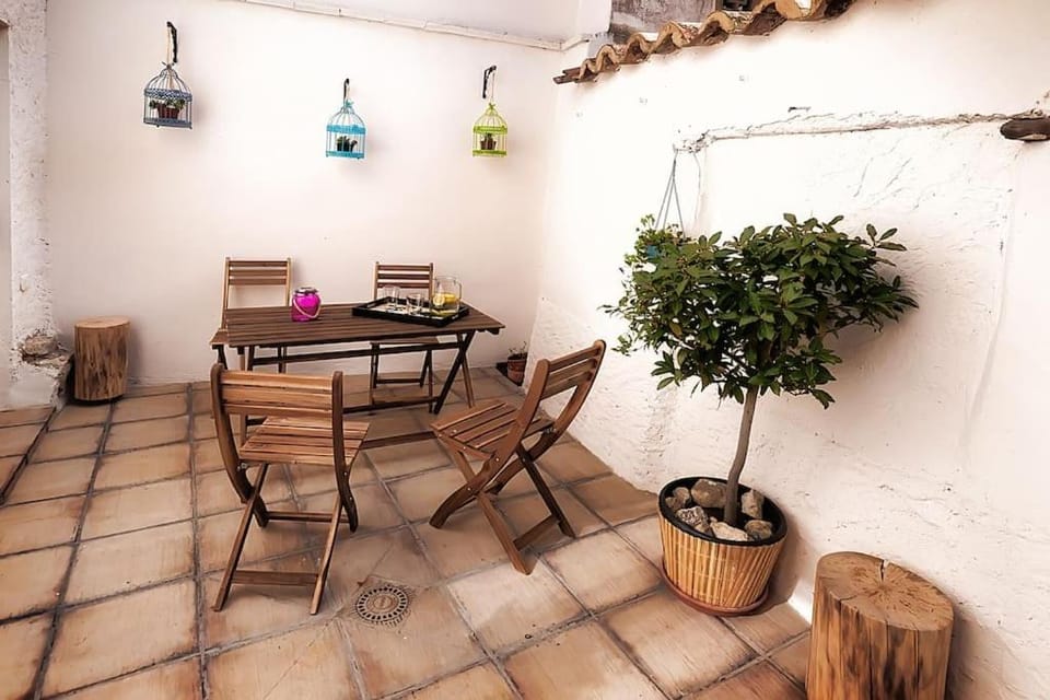 Patio, Garden, Dining area