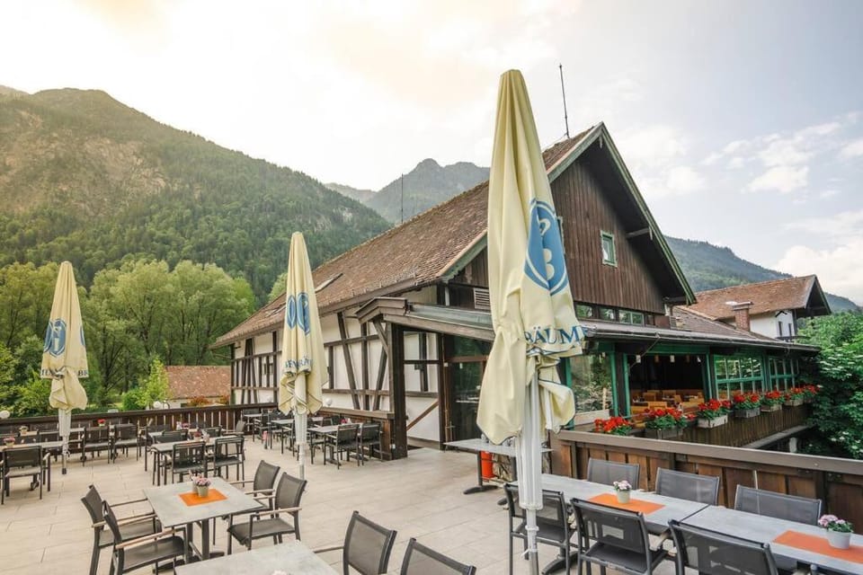 Nearby landmark, Restaurant/places to eat, Spring, Day, Natural landscape, Mountain view