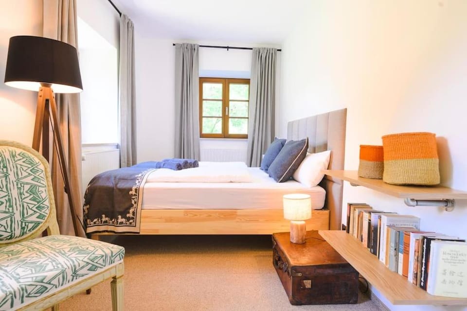 Bed, Photo of the whole room, Bedroom