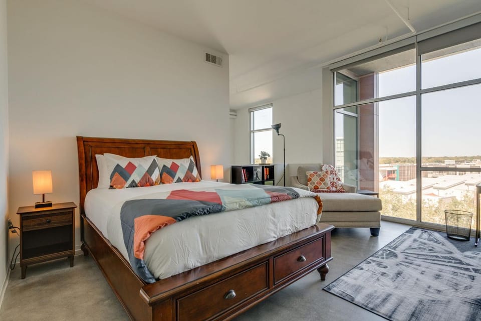 Traveler's Haven 1bd 1 and half bath 2 story East Nashville Condo House in East Nashville