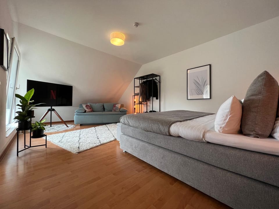 Photo of the whole room, Bedroom