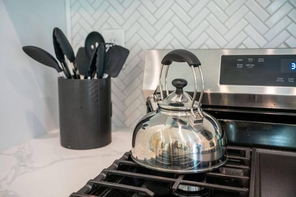 Coffee/tea facilities, pet friendly, stove