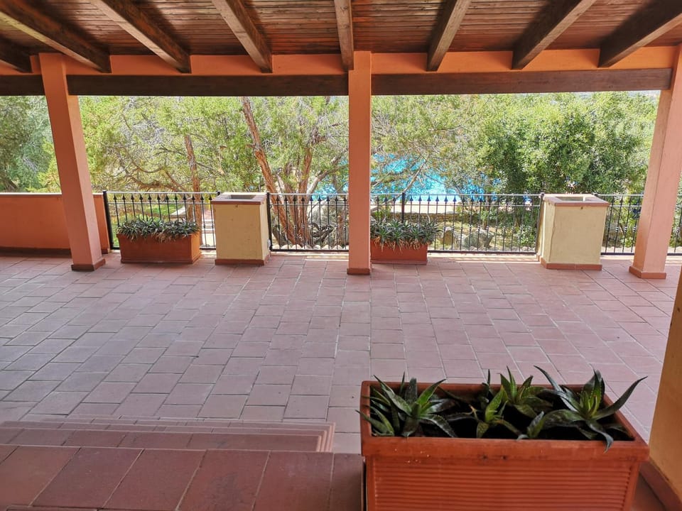 View (from property/room), Balcony/Terrace, Garden view