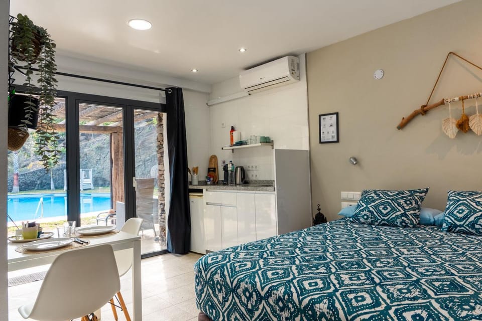 Bedroom, Swimming pool