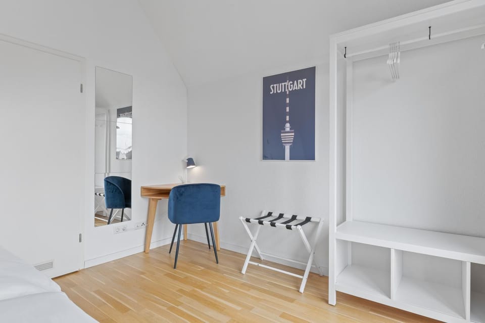 Photo of the whole room, Bedroom, hair dresser, wardrobe