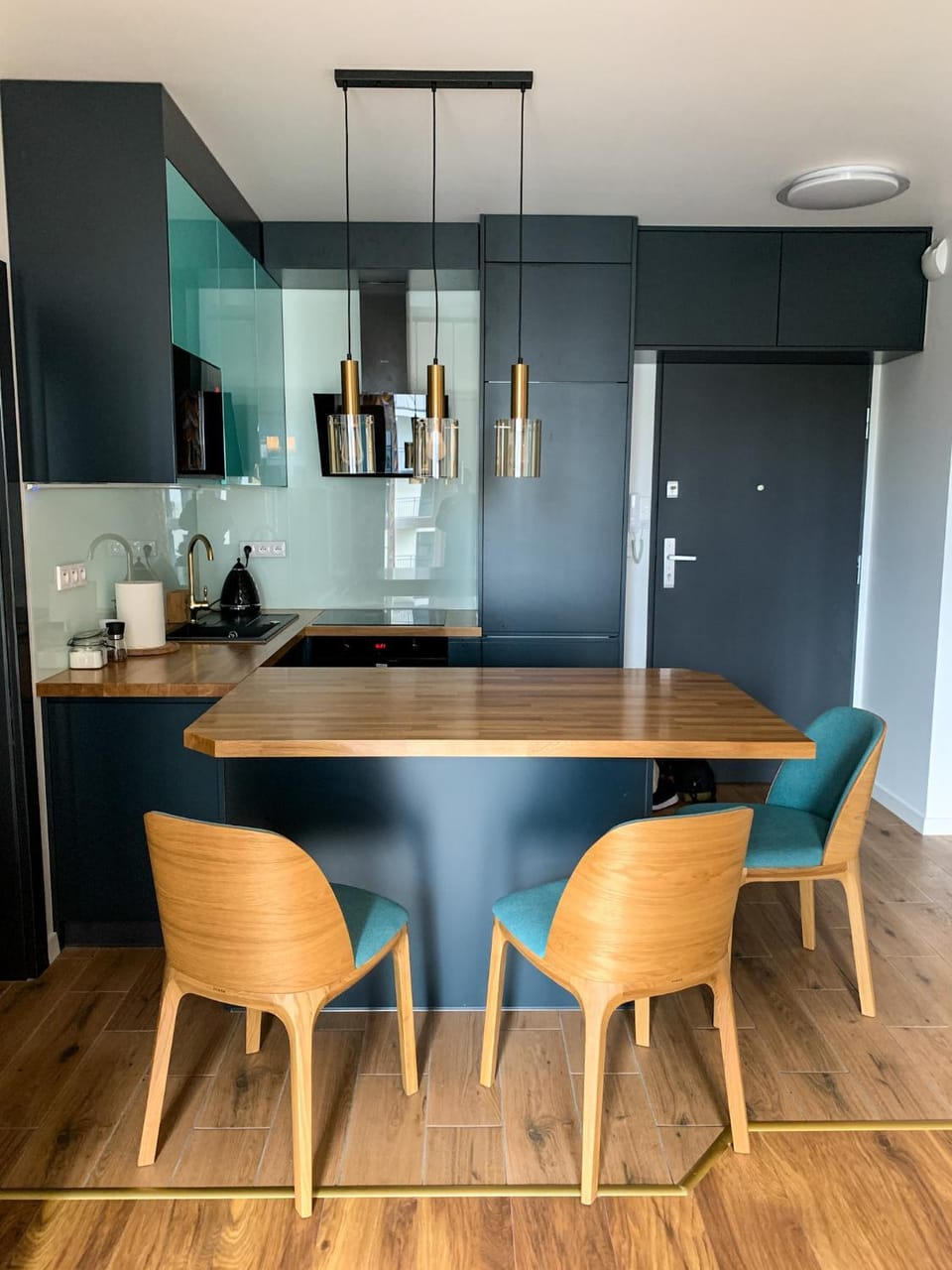 Coffee/tea facilities, Kitchen or kitchenette, Dining area