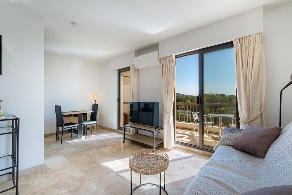 Studio BELLE VUE - Axelle Loc'Appart Apartment in Mandelieu-La Napoule
