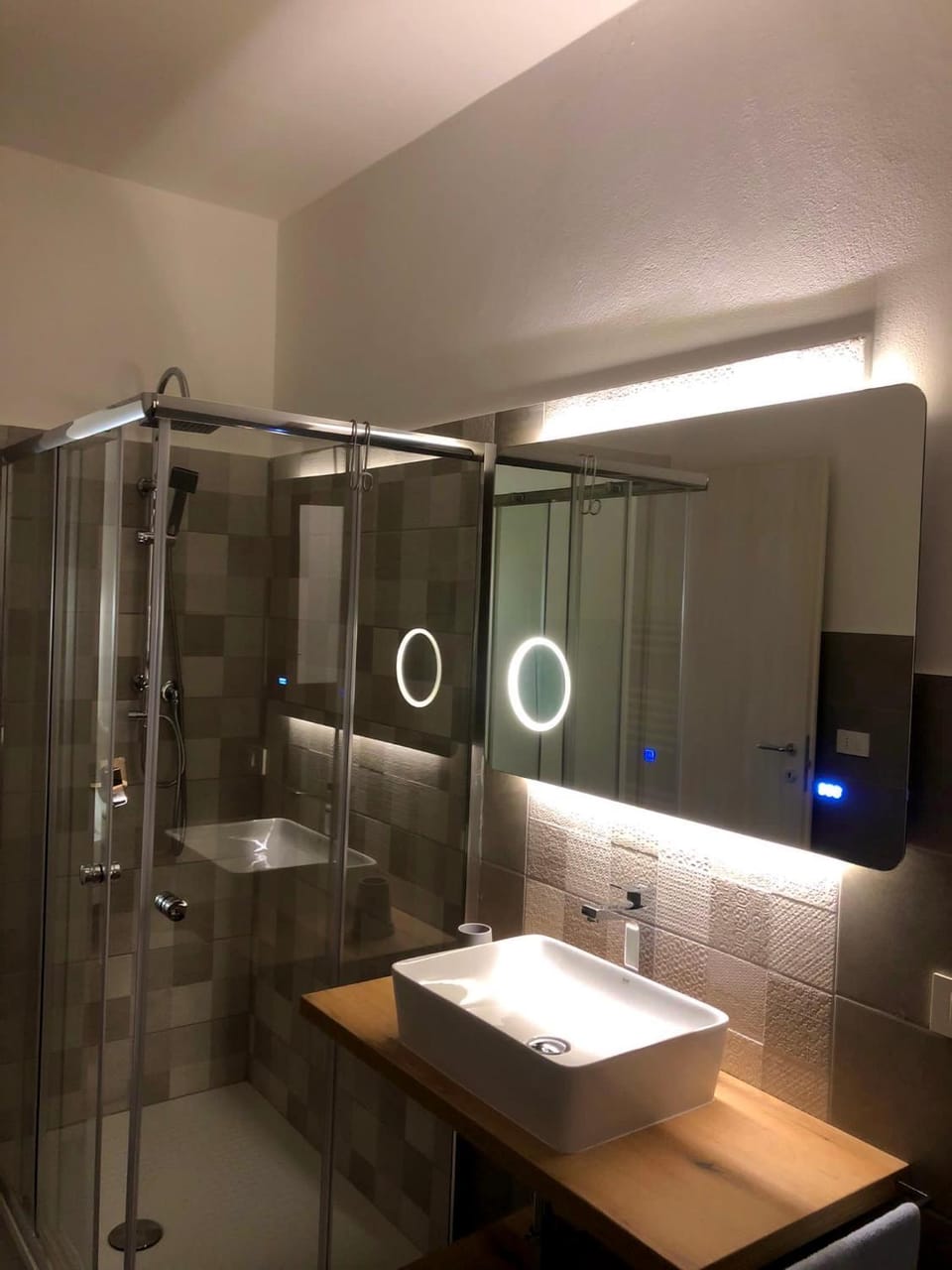 Shower, Bathroom