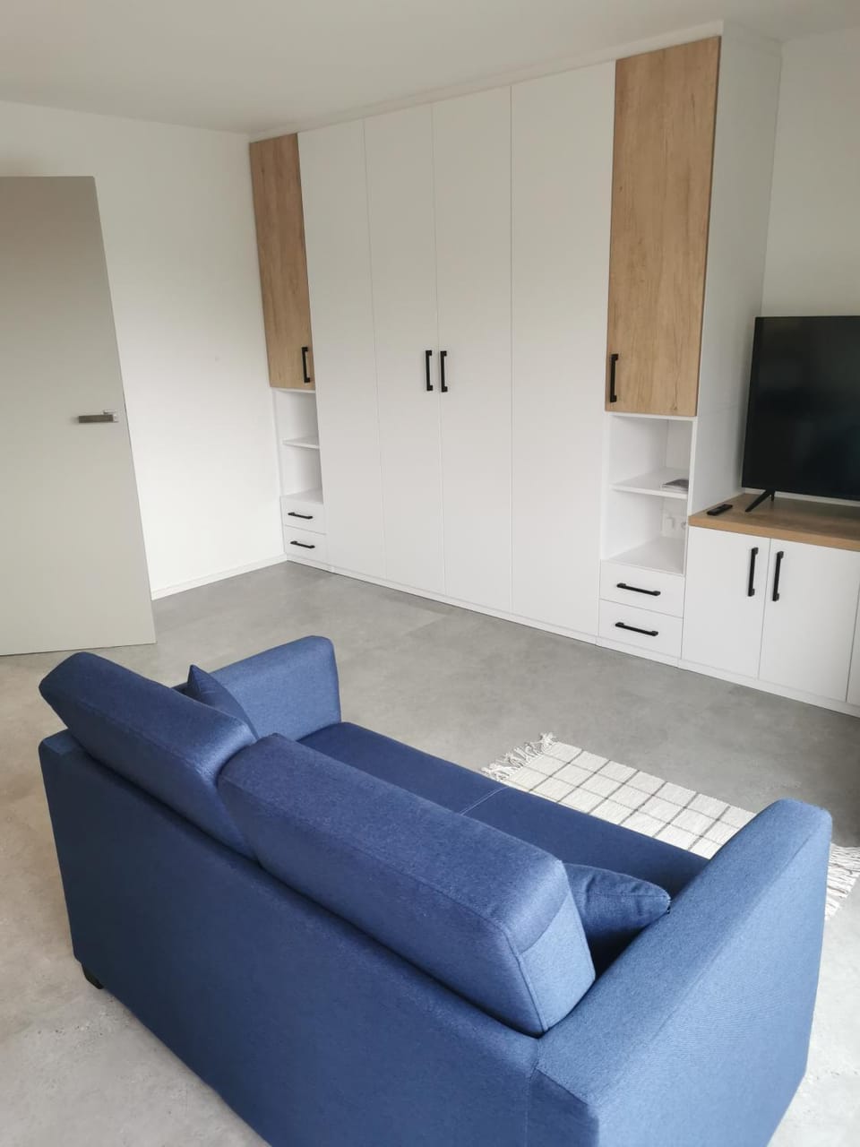 Communal lounge/ TV room, Bed, Living room