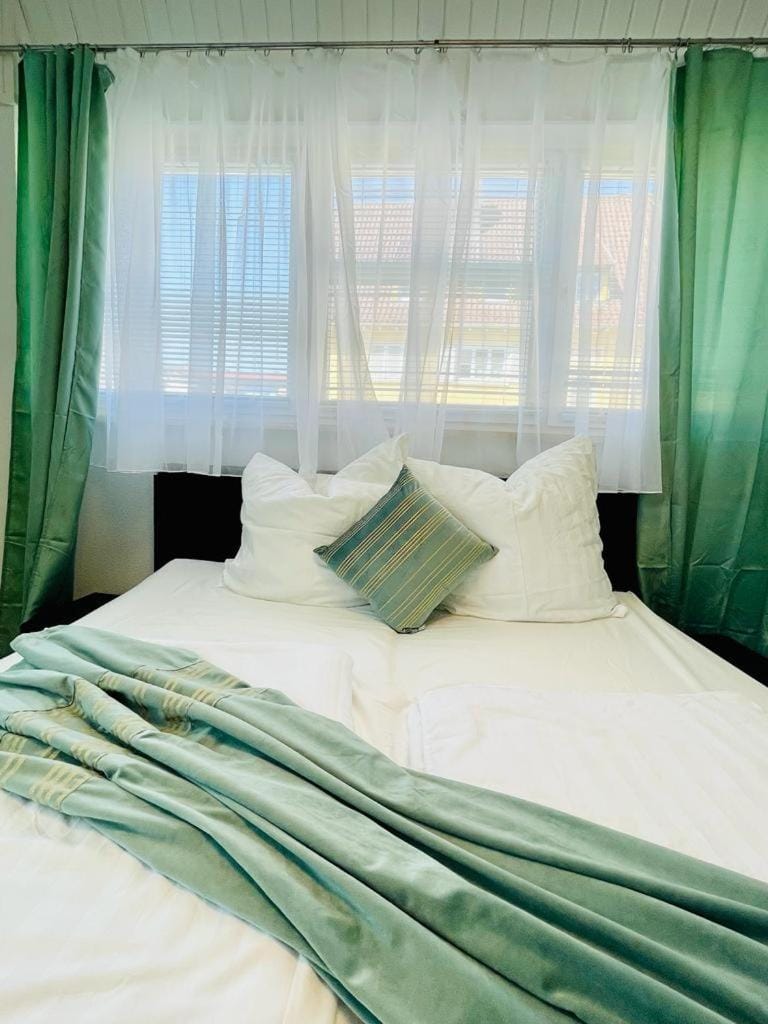 4Room-Central, Modern near MTU-The Catamaran by Lakescape FeWos Apartment in Friedrichshafen