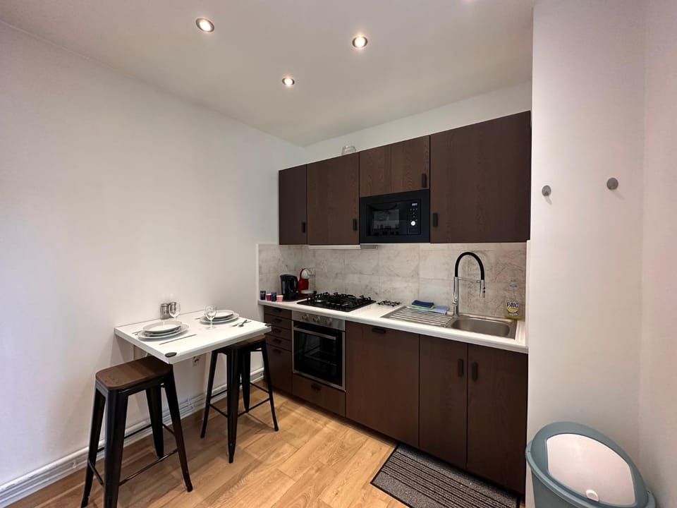 Coffee/tea facilities, Kitchen or kitchenette, Dining area, minibar, pet friendly