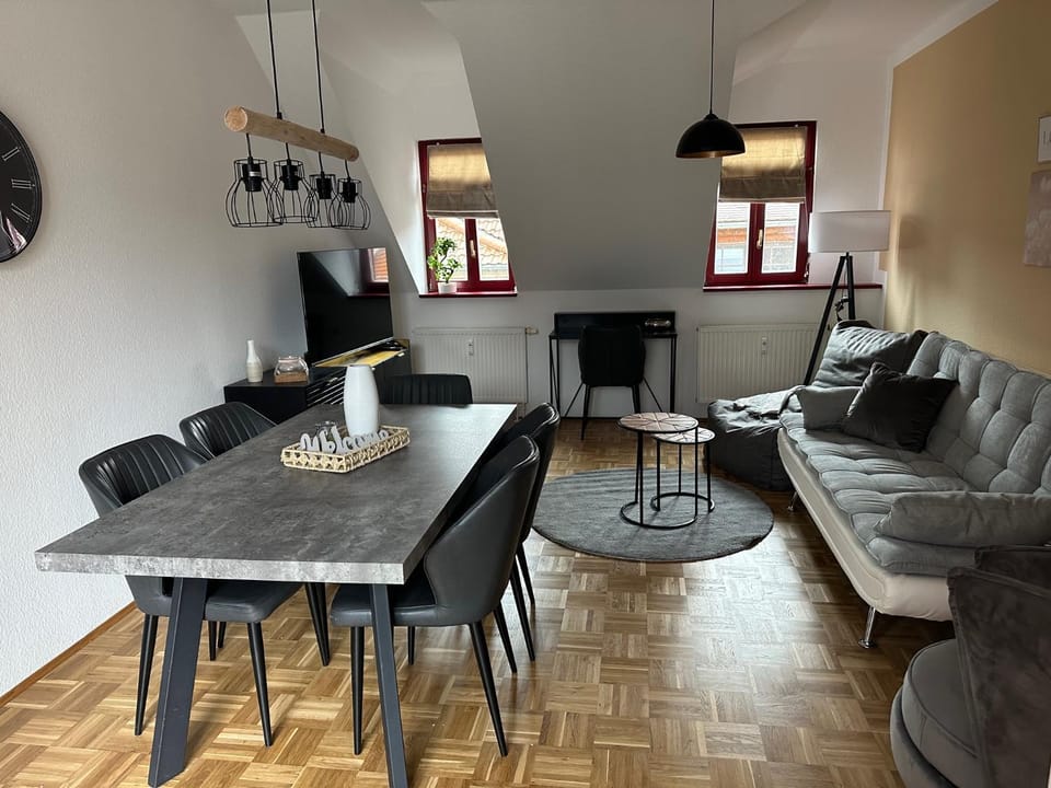 Living room, Seating area, Dining area