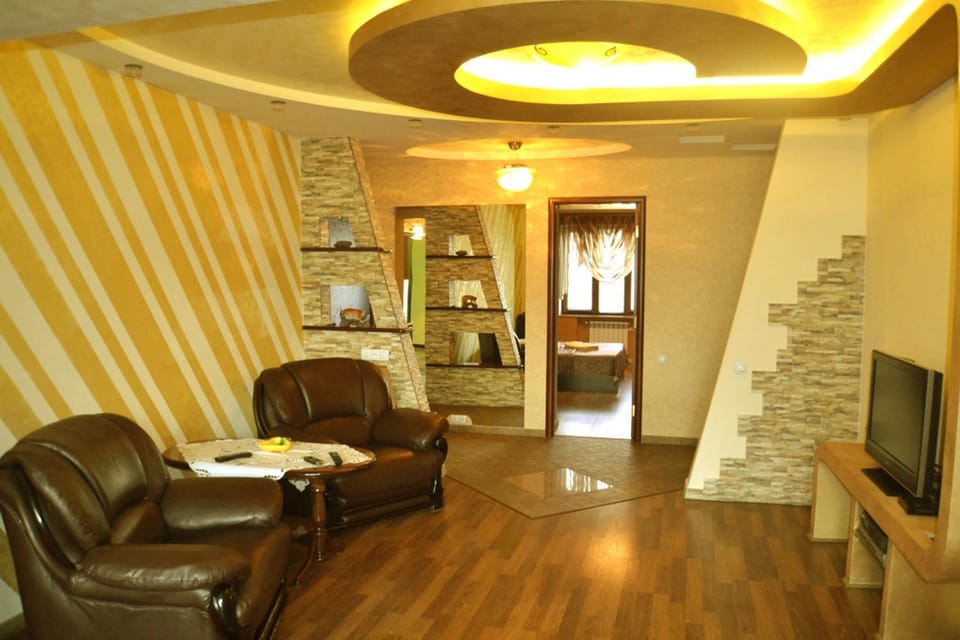 Photo of the whole room, Area and facilities
