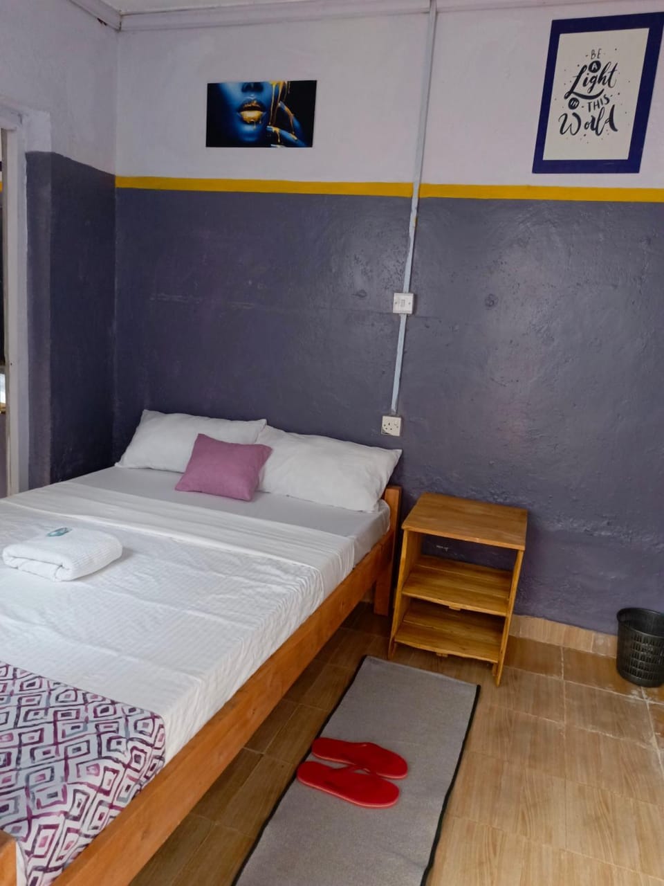 Photo of the whole room, Bedroom