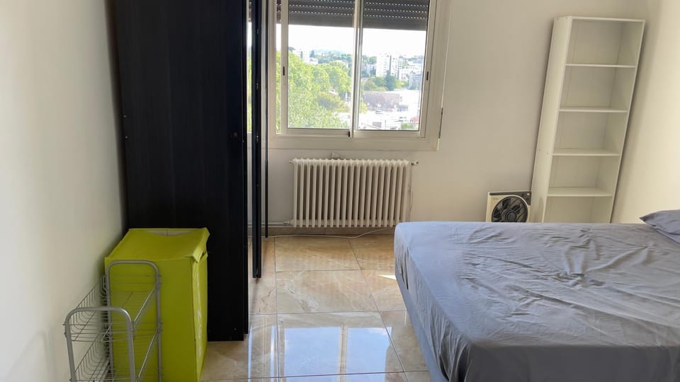 CHAMBRE NOUVEAU SAINT-ROCH Bed and Breakfast in Montpellier