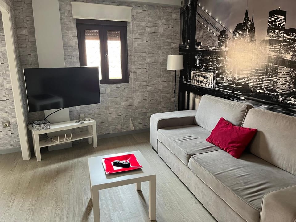 Communal lounge/ TV room, TV and multimedia, Living room, Seating area, Evening entertainment