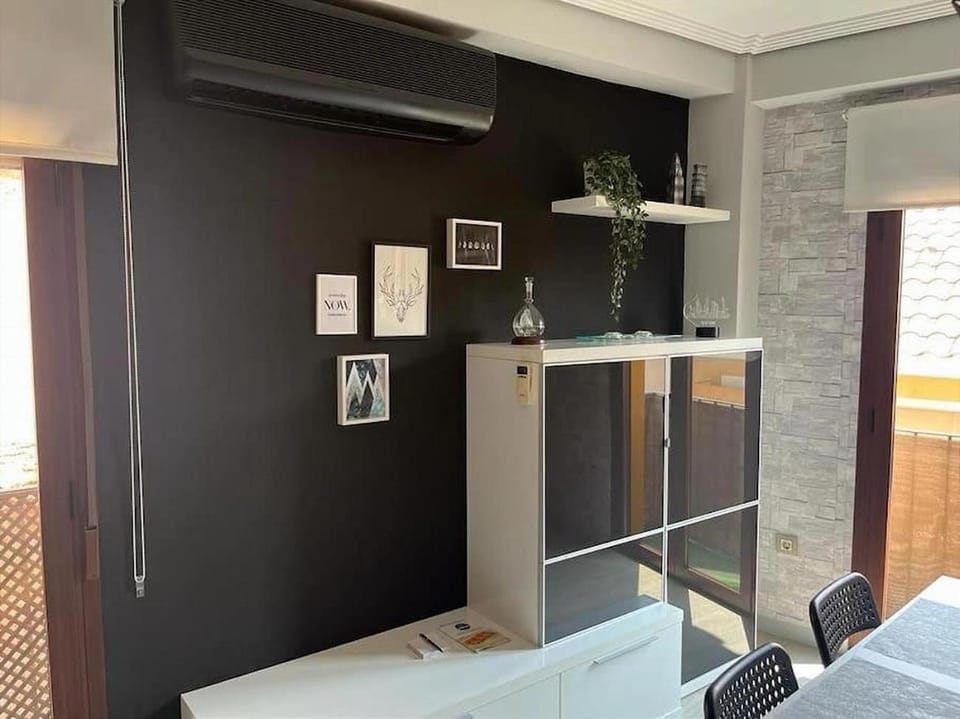 Balcony/Terrace, Dining area, Quiet street view, air conditioner