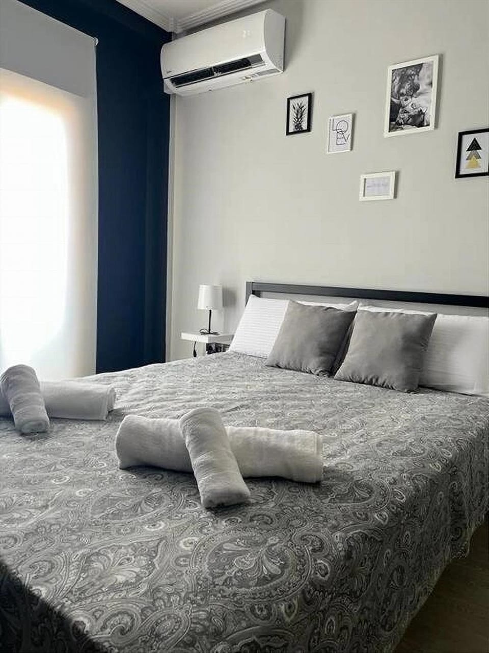 Bed, Balcony/Terrace, Bedroom, Quiet street view, air conditioner