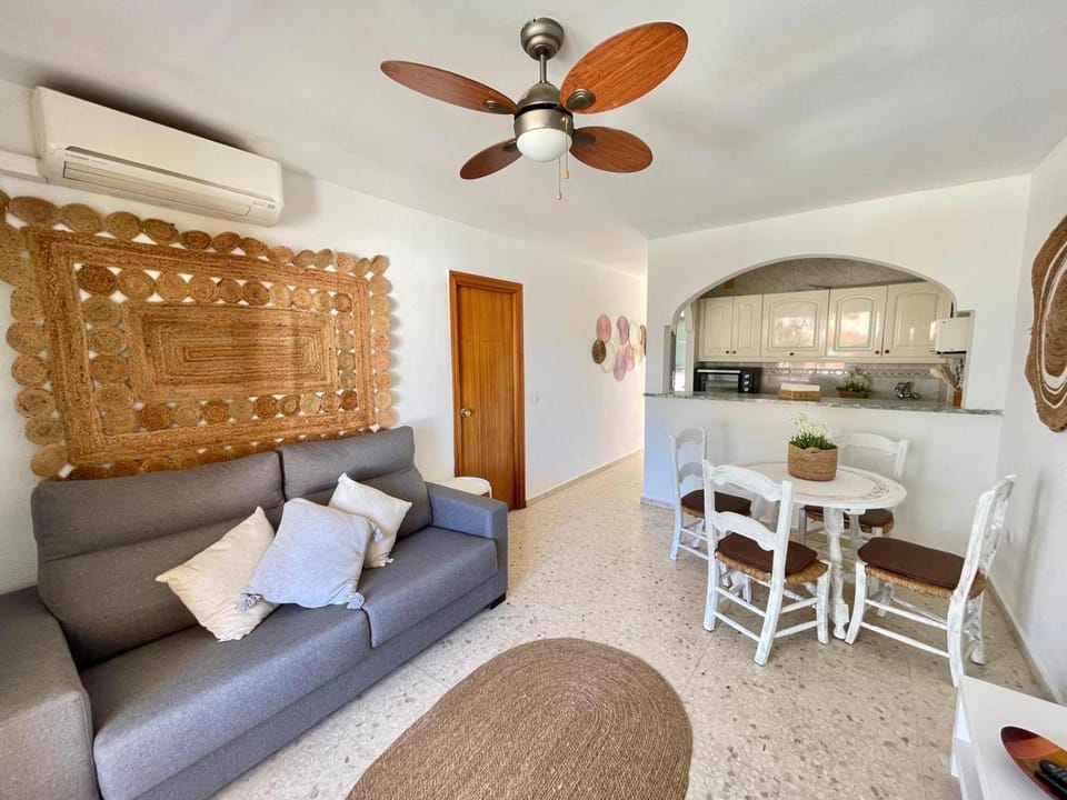 Living room, Dining area, fireplace, air conditioner