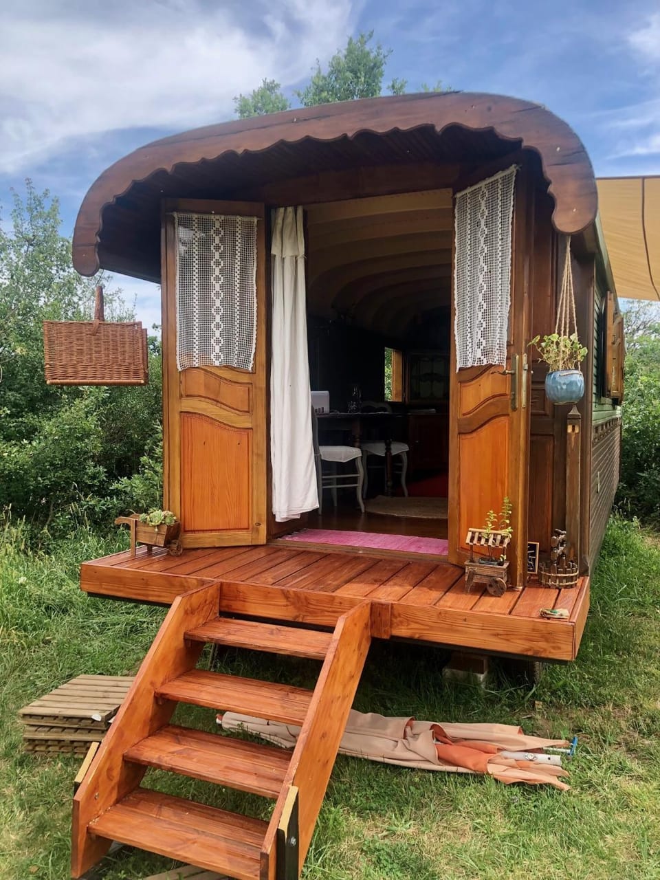 La Roulotte du Coustal, Climatisé Luxury tent in Occitanie