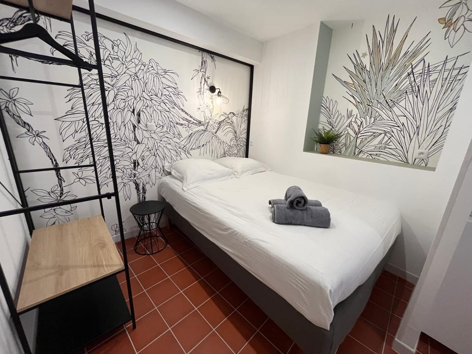 Bed, Night, Photo of the whole room, Bedroom, fireplace, internet, internet, internet, towels, towels