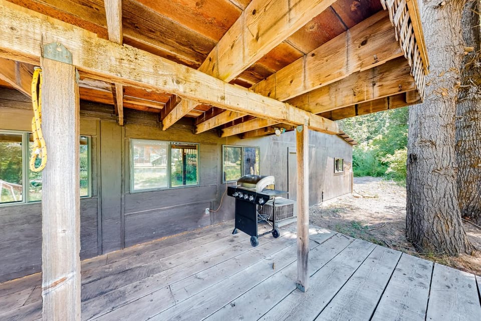 Riverfront Retreat House in King County