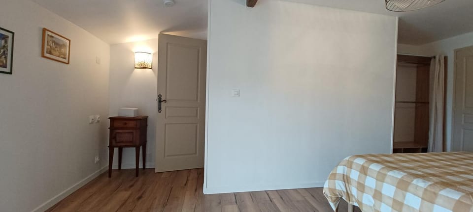Bed, Photo of the whole room, Bedroom, wardrobe